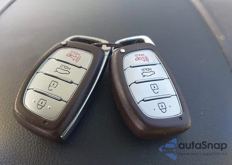 2017 Hyundai Elantra Value Edition z USA, uszkodzony, nr VIN 5NPD84LF6HH201384